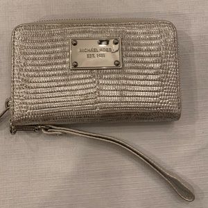Michael Kors used wristlet
